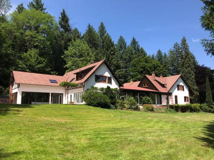 Location de vacances pour 15 personnes, avec piscine et jardin ainsi que sauna et vue, animaux acceptés à Dambach (homonymie)