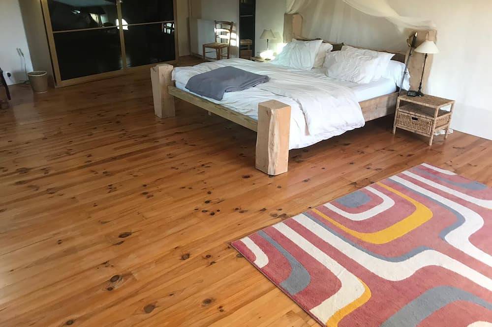 Una casa de campo francesa tradicional de 5 dormitorios, del siglo 14 in Villautou, Región de Carcassonne