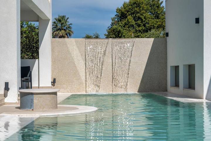 Appart’hôtel pour 4 personnes, avec Balcon et Terrasse ainsi que Jardin et Piscine