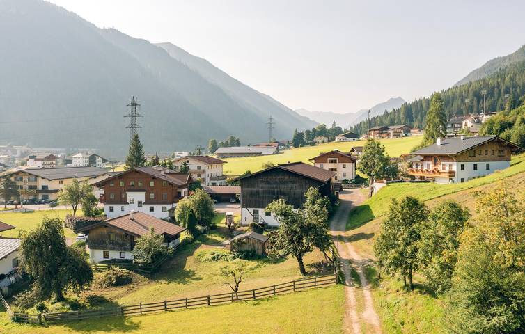 Ganze Ferienwohnung, Gemütliche Ferienwohnung mit Bergblick, Sauna und Terrasse in der Nähe der Skilifte in Flachau, Ski Amadé