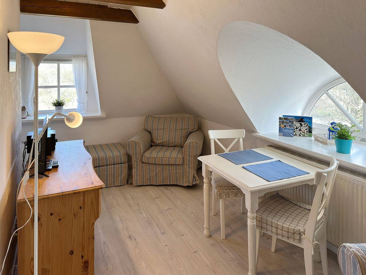 Ganze Wohnung, Ferienwohnung *Driiwholt* in Nebel, Amrum