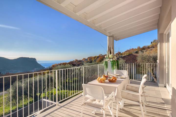 Ferienwohnung für 2 Personen, mit Seeblick und Terrasse in Garda - 2
