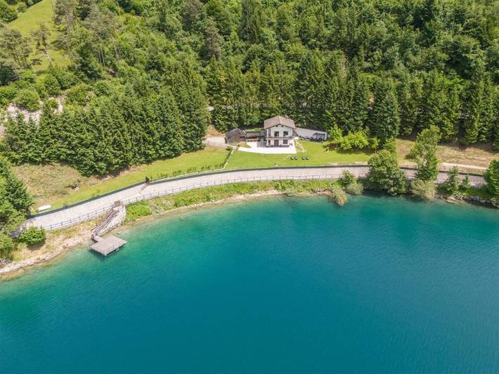 Ferienhaus für 6 Personen, mit Balkon und Terrasse sowie Garten und Sauna in Mezzolago