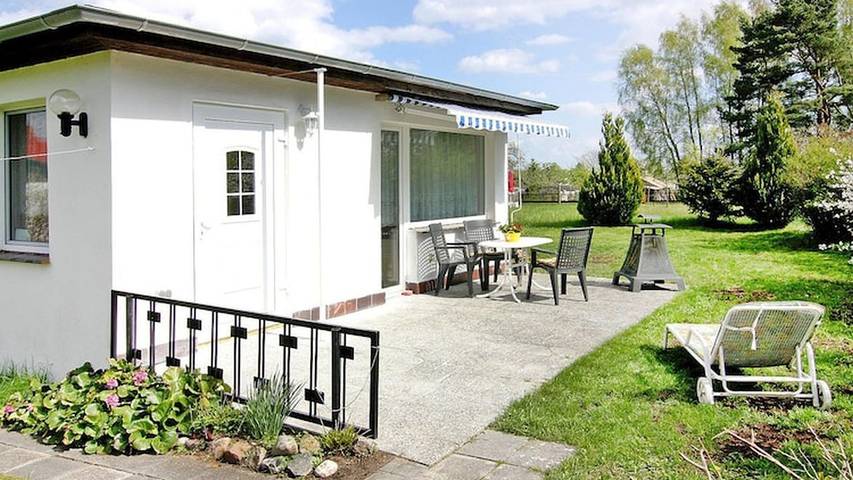 Bungalow für 3 Personen, mit Terrasse, mit Haustier in Kröslin