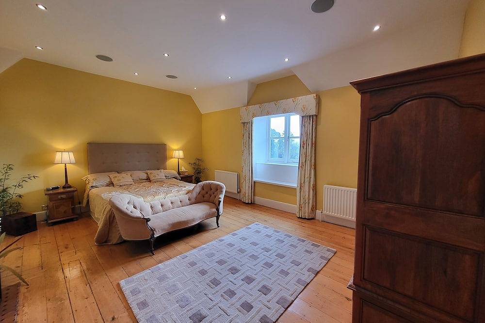 Victorian stone mansion in extensive grounds overlooking Bala Lake in Bala, Snowdonia