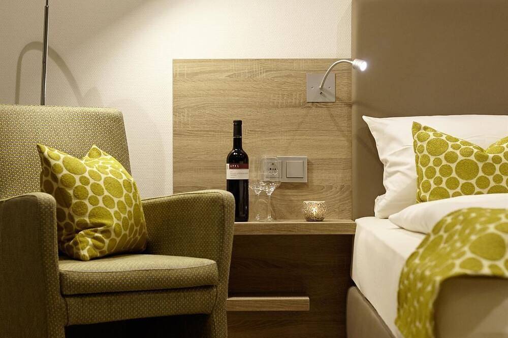 Weingut-Gästehaus Apel - Doppelzimmer in Nittel, Landkreis Trier-Saarburg