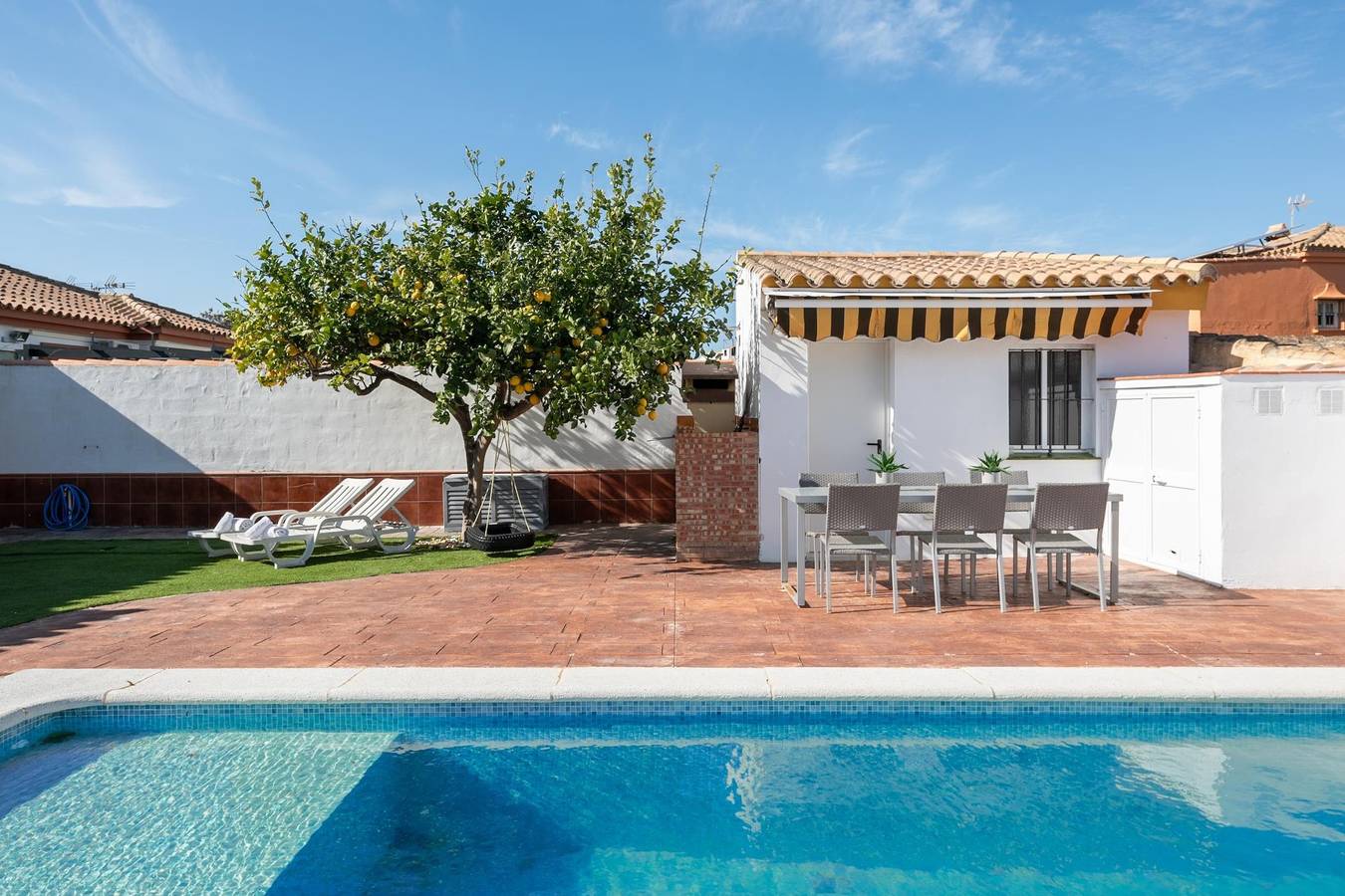 Alquiler de Chalet con Aire Acondicionado y piscina privada. in Sancti Petri, Chiclana de la Frontera