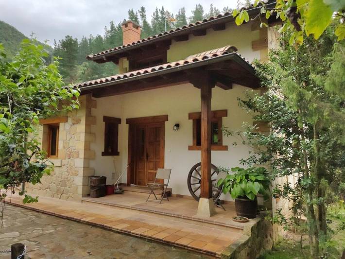 Casa rural para 8 personas, con vistas y jardín, Familias con niños en Parque Nacional de Los Picos de Europa - 2
