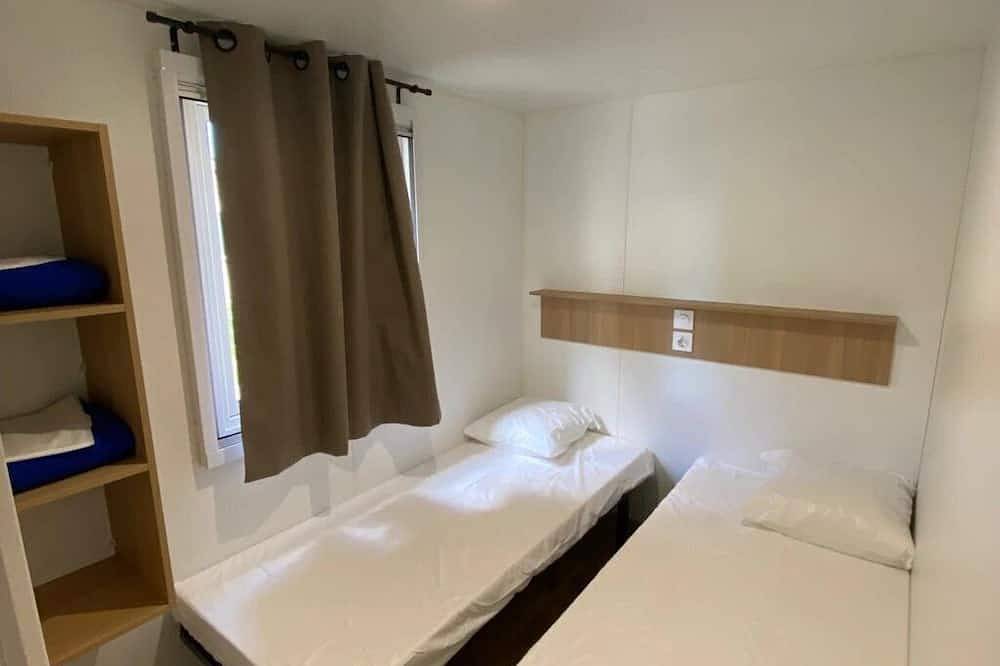 Zecamping 2 étoiles piscine mobil-home Tv clim 29m2 4 pers in Villeneuve-lès-Maguelone, Mediterranean Coast (France)