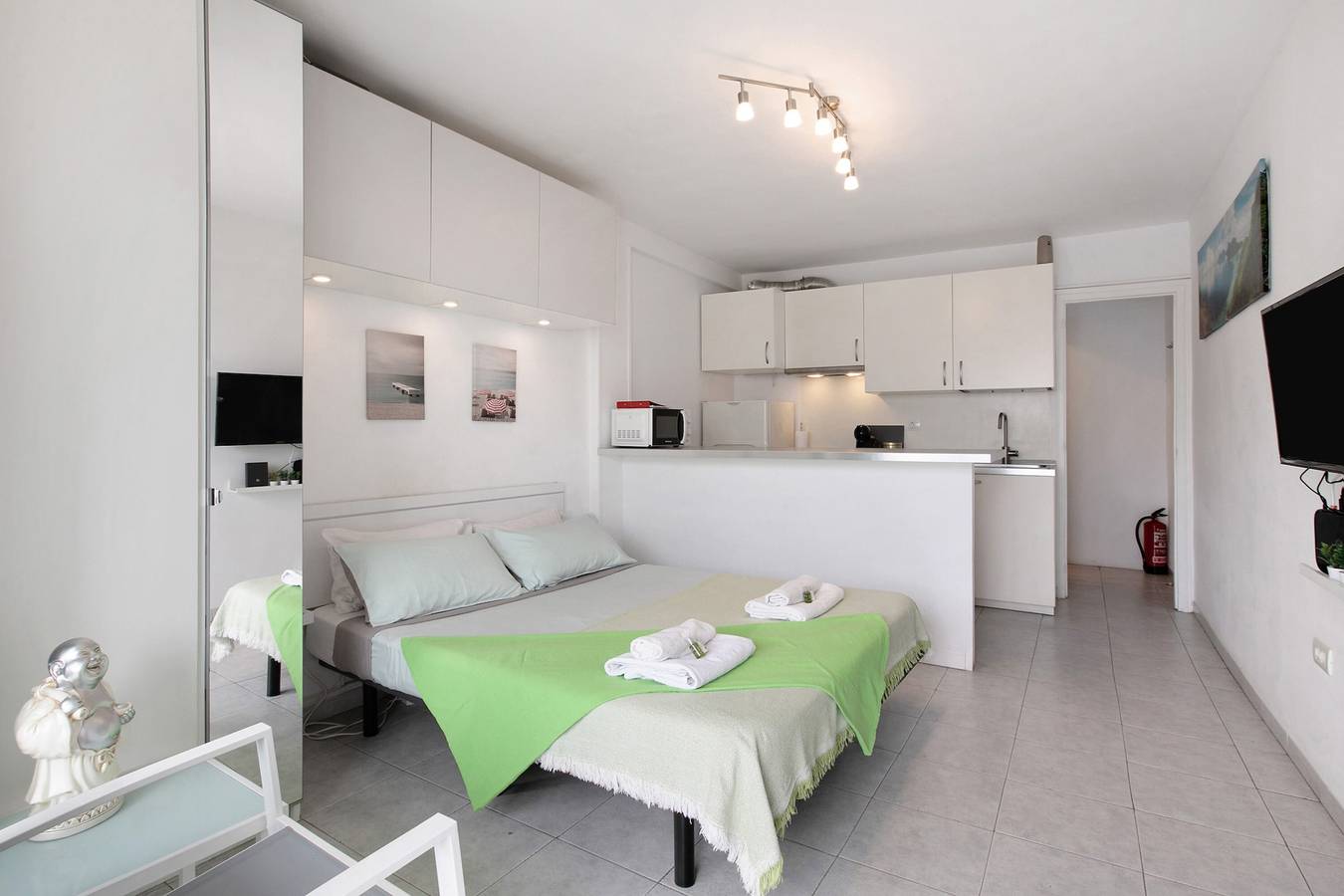 Studio entier, Studio de vacances « Loft Guanapay 1 » avec terrasse privée, Wi-Fi et climatisation in Playa de las Américas, Arona