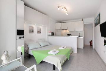 Apartment for 2 People in Playa de las Vistas, Arona, Photo 2