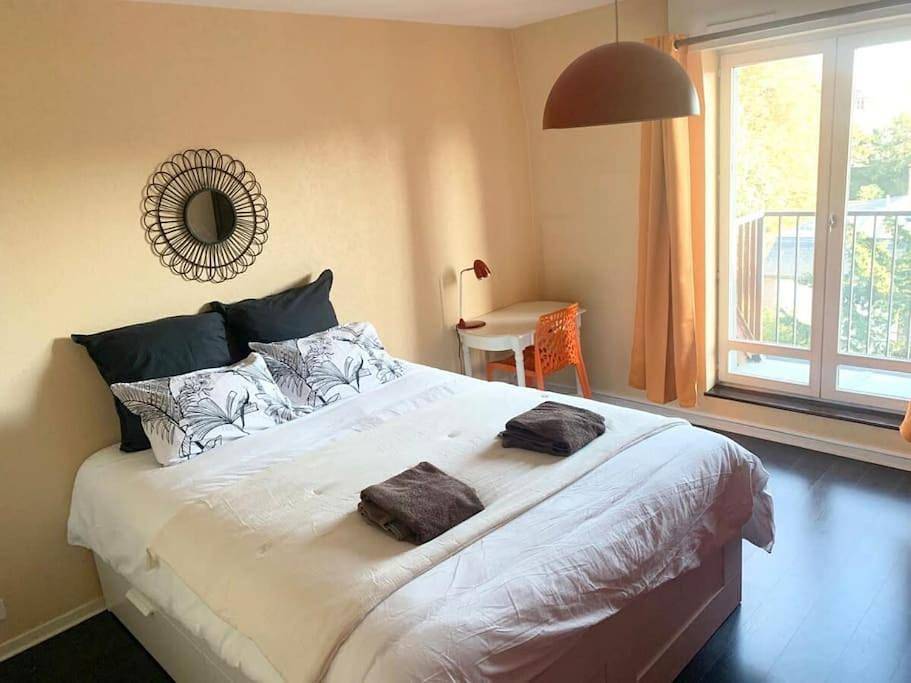 Appartement entier, One-Bedroom Apartment in Fontainebleau, Seine-et-Marne