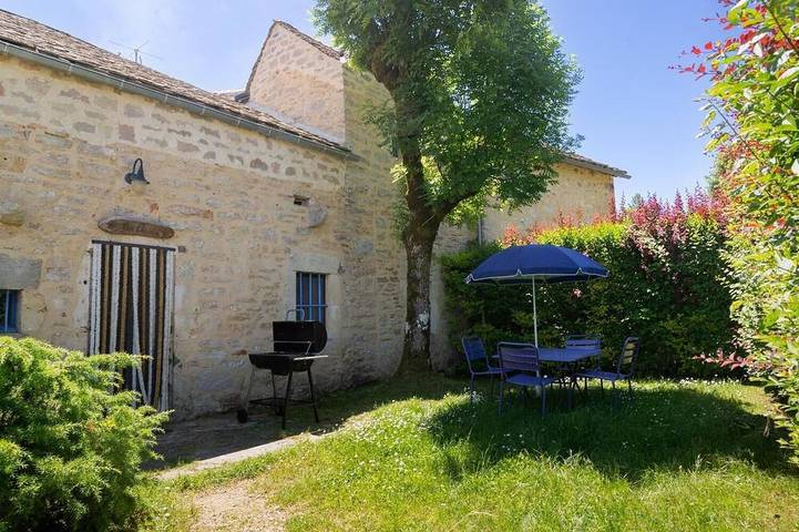 Location de vacances pour 4 personnes, animaux acceptés à Saint-Georges-de-Lévéjac