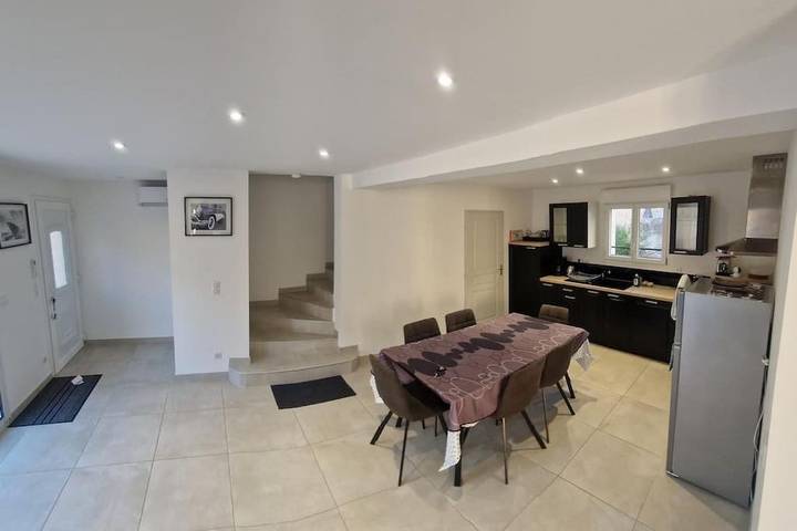 Location de vacances pour 6 personnes, avec terrasse et jardin à Lapalud - 4