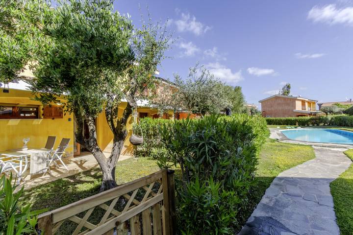 Chalet para 6 personas, con jardín además de terraza y piscina - 1