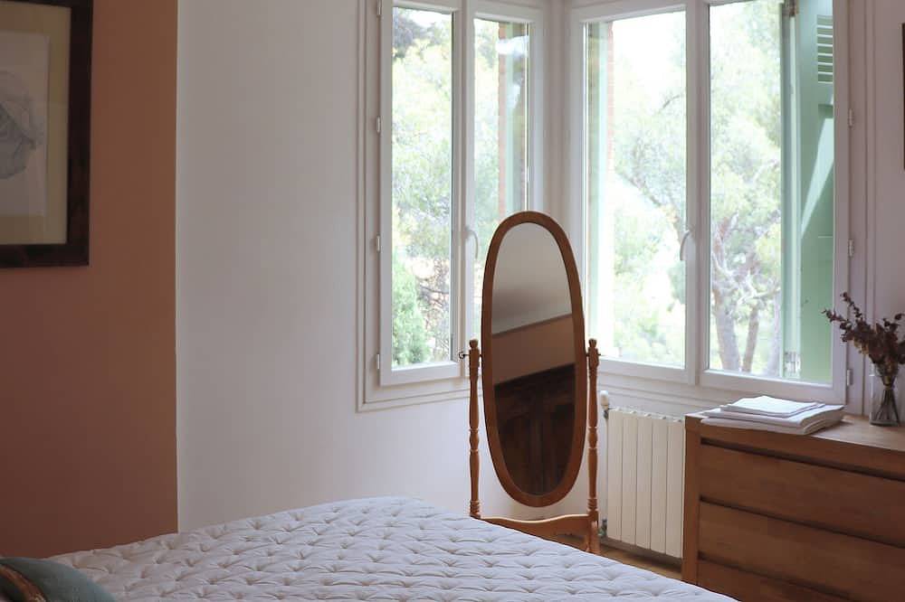 Appartement entier, T4 \"grand pin\" vue mer dans villa provençale in Cassis, Parc national des Calanques