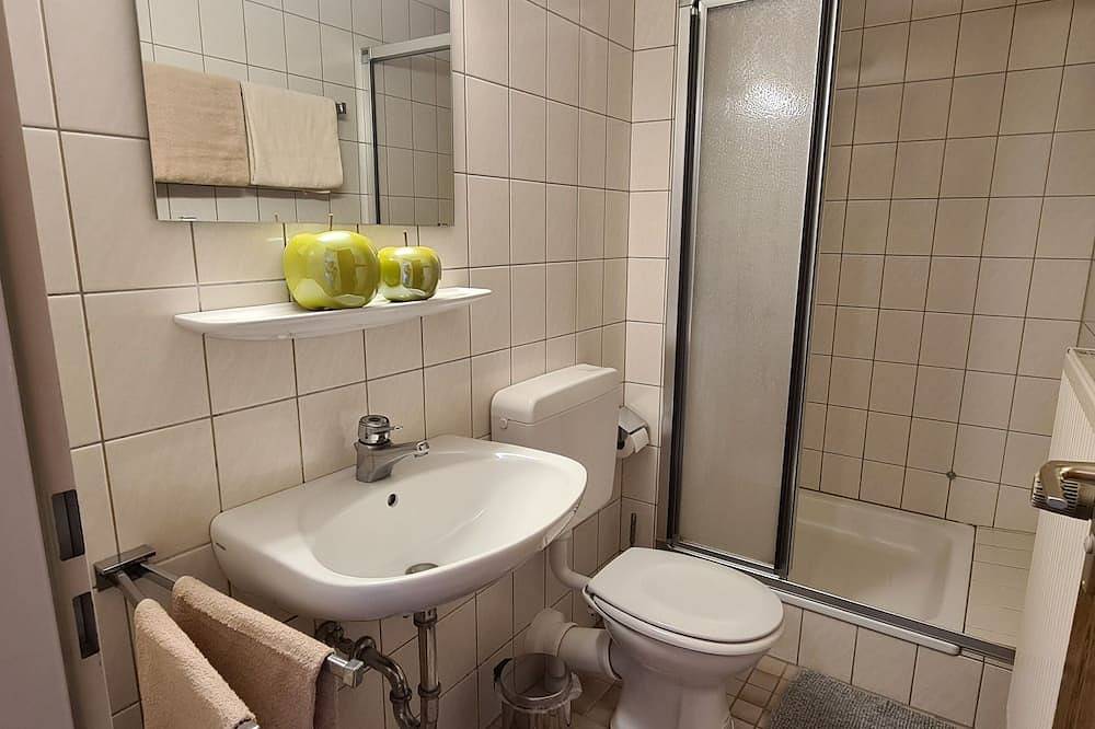 Ganze Wohnung, Doppelzimmer Heimatliebe mit schönem Balkon - Pension Hauber in Suedlicher Schwarzwald, Herrischried