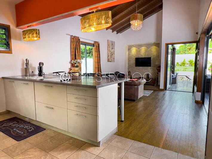 Location de vacances pour 6 personnes, avec jardin ainsi que piscine et vue dans Plage des Raisins Clairs - 3