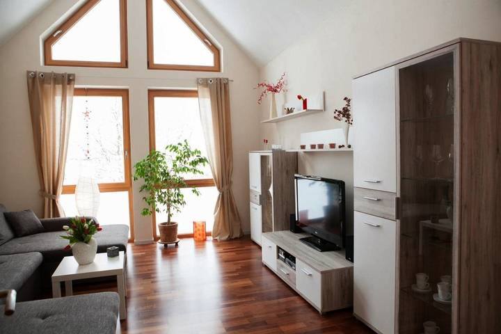 Ferienwohnung für 5 Personen, mit Terrasse und Garten sowie Ausblick
