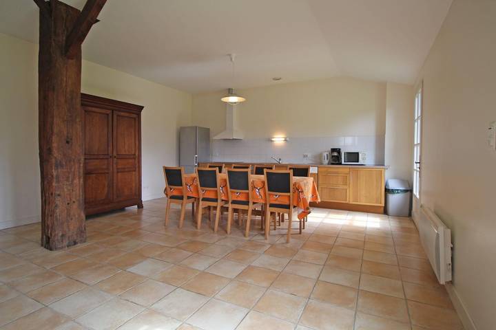 Gîte pour 8 personnes, avec piscine et jardin à Berneuil (Bellac) - 4