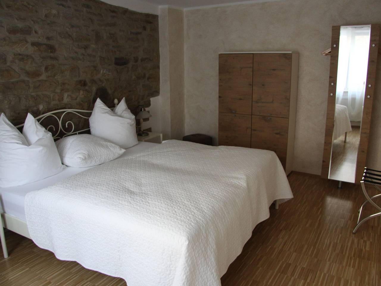Ganze Ferienwohnung, Ferienwohnung Porth - Appartement/Fewo, Dusche, Wc, 2 Schlafräume in Odernheim am Glan, Pfälzer Bergland
