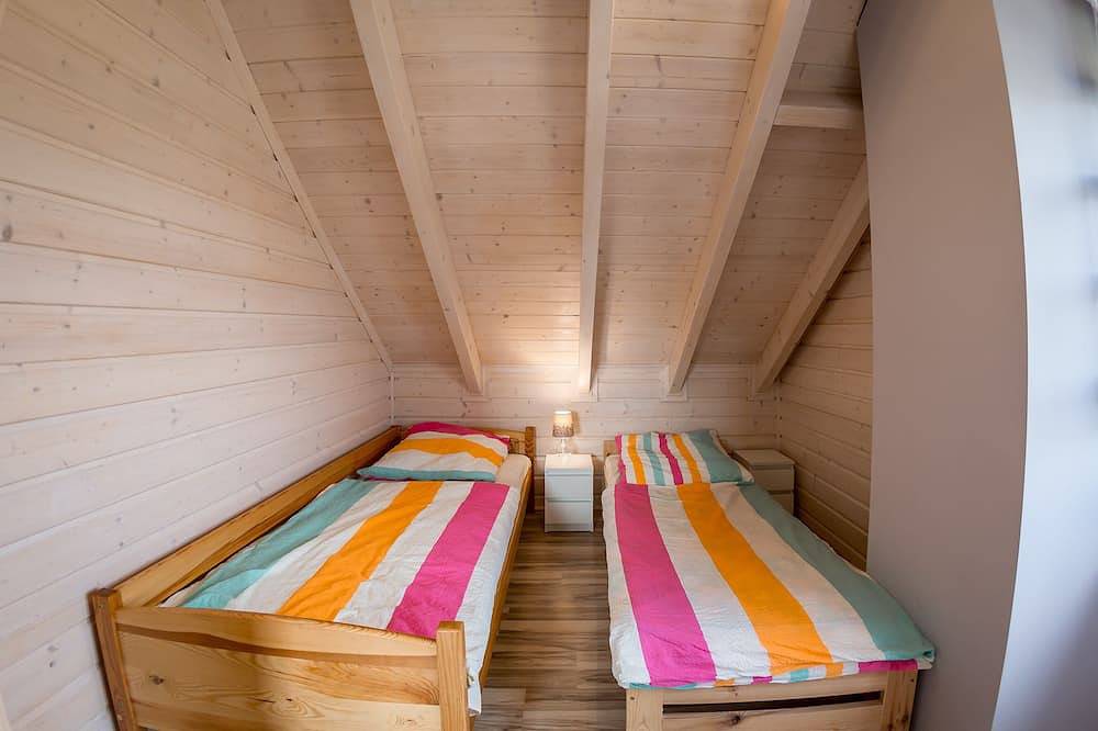 Na Dworosku - house with hot tub in heart of Jura, Golczowice, Poland in Lesser Poland