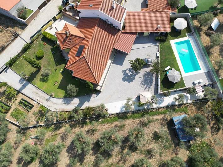 Maison de campagne pour 2 personnes, avec Balcon et Terrasse ainsi que Jardin et Piscine à Vila Flor