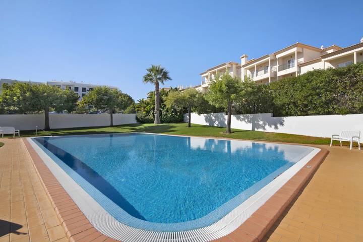 Gîte pour 6 personnes, avec bassin pour enfant et jardin dans Roja Pe - 4