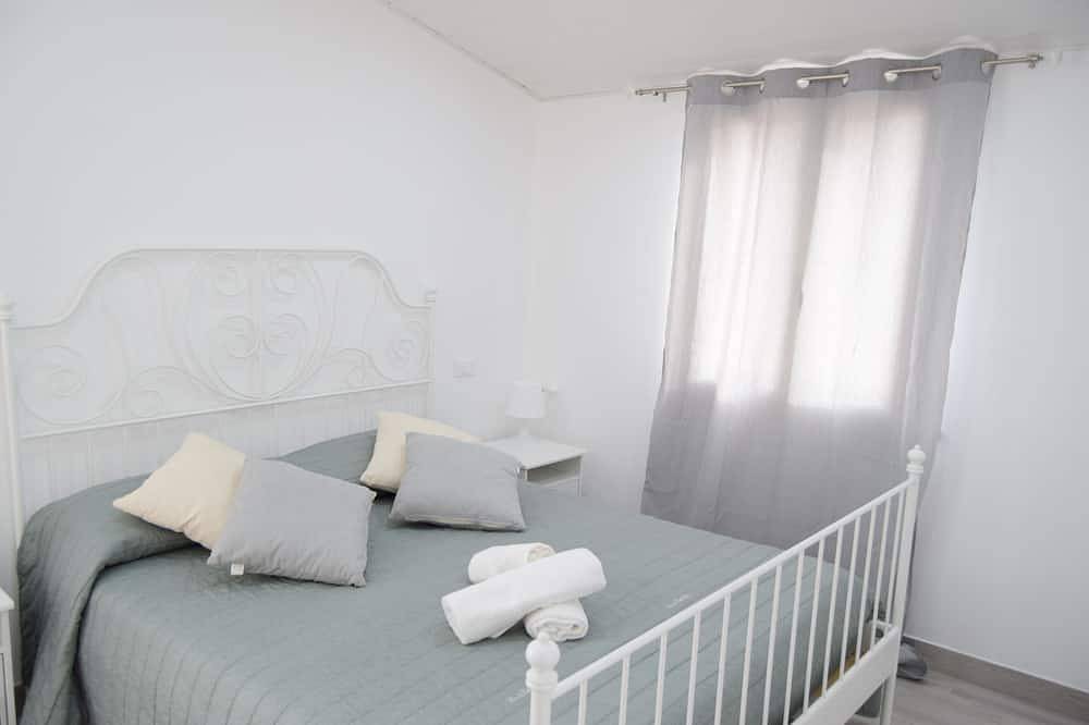 Comfortable apartment near the sea with terrace near Palermo, Sicily in Terrasini, Palermo Province