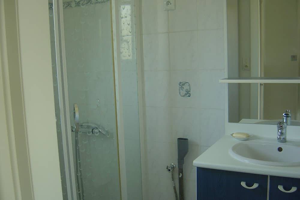 Detached villa with pool and garden in Forcalquier, Parque natural regional del Luberon