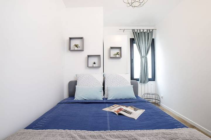 180 m² – 2 Independent Apartments – Metro 7 in Villejuif, Val-de-Marne