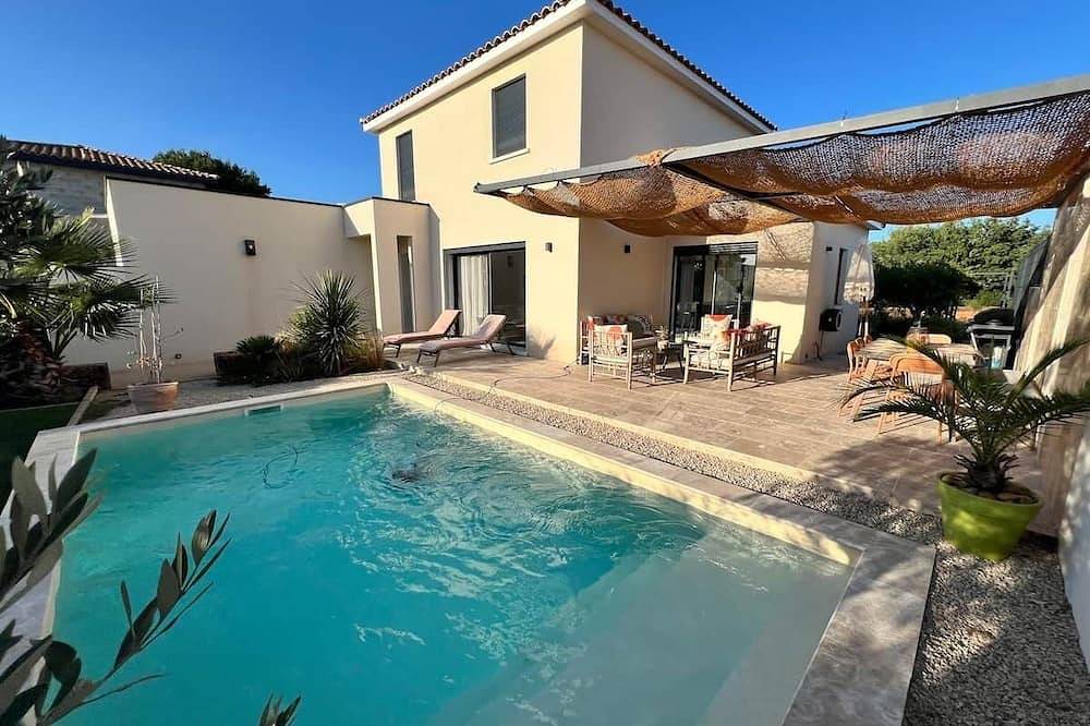 To complete in Bellegarde, Nimes region