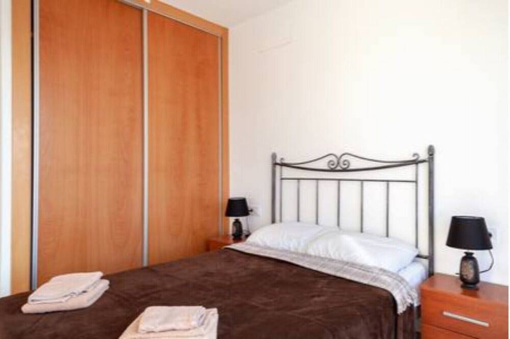 Flagship Private Villa 3bed + pool - sleeps 6 Mazarron (Free Wifi & Air-con)! in Puerto de Mazarrón, Mazarrón