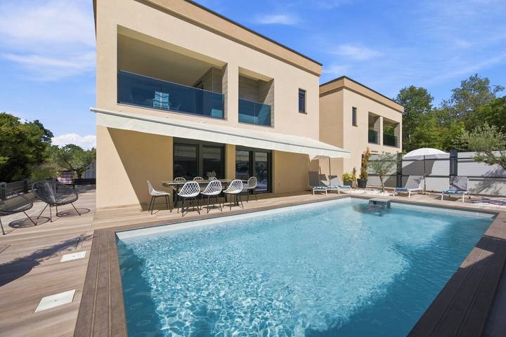 Ferienhaus für 8 Personen, mit Balkon und Terrasse sowie Pool in Kosinozici - 2