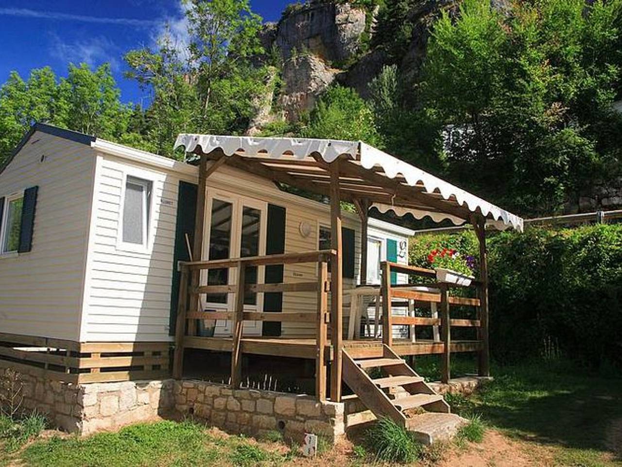 Casa móvil con vistas a la montaña, piscina e Internet - Meyrueis 1000m in Meyrueis, Cevenas
