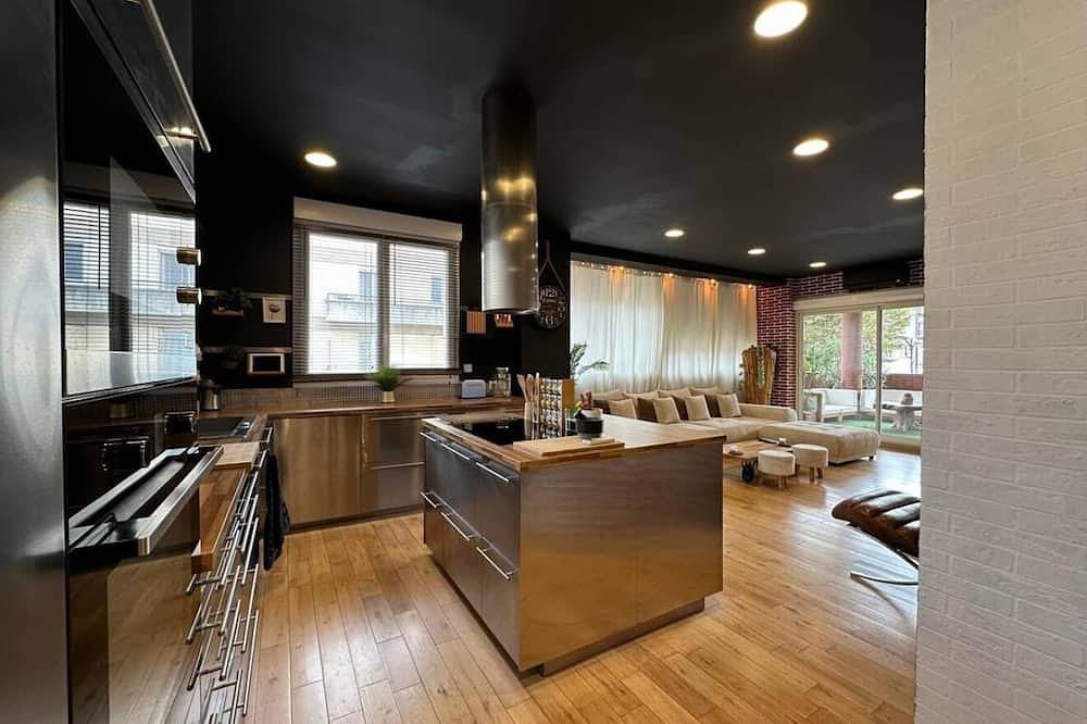 Ganze Wohnung, Beautiful atypical loft with Jacuzzi in Tarascon, Arles und Umgebung