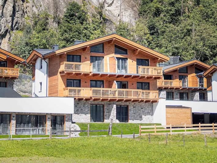 Ferienhaus für 10 Personen, mit Balkon/Terrasse und Balkon sowie Garten und Sauna im Salzburger Land