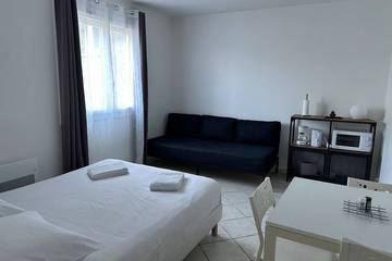 Gîte pour 2 personnes, avec balcon et jardin à Fondettes