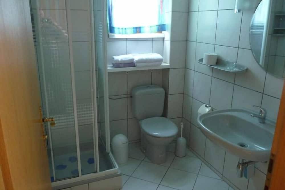 Ganze Wohnung, Appartement mit sehr schönem Seeblick und Privatterrasse in ruhiger Südlage in Donnerskirchen, Leithaberg