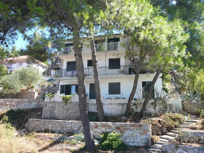 Appartement entier, Garçonniere avec la terrasse et la vue sur le mer Jelsa, Hvar As-25835-a in Jelsa, Hvar