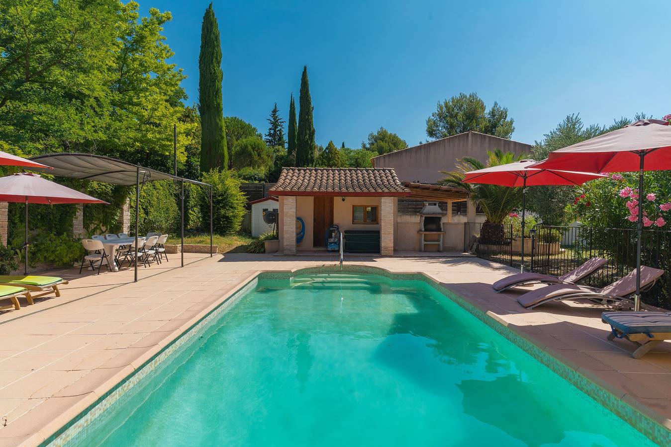 Villa 'Le Verger Du Midi' con piscina compartida, terraza privada y Wi-Fi in Cadenet, Parque natural regional del Luberon