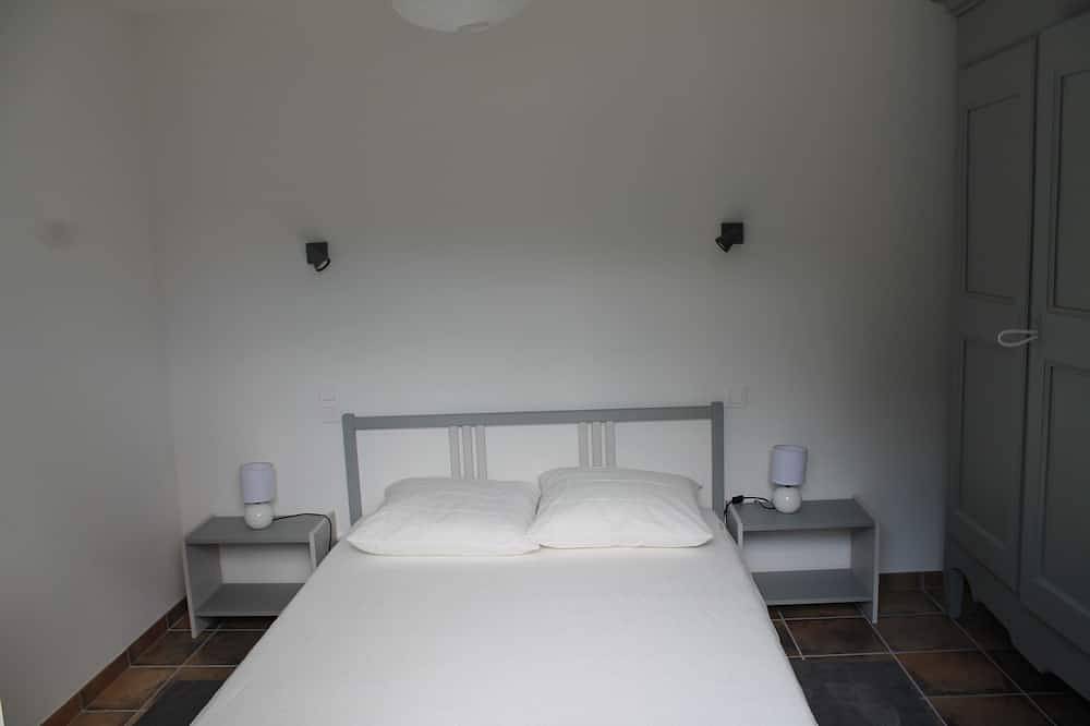 Gîte meublé 3 étoiles , Gorges de l'Ardèche . in Saint-Julien-de-Peyrolas, Région de Nîmes