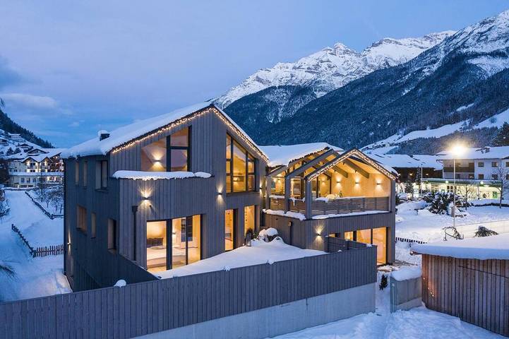 Ferienhaus für 18 Personen, mit Garten und Balkon