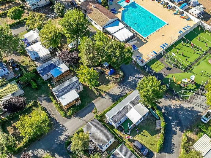 Wohnwagen für 2 Personen, mit Kinderpool