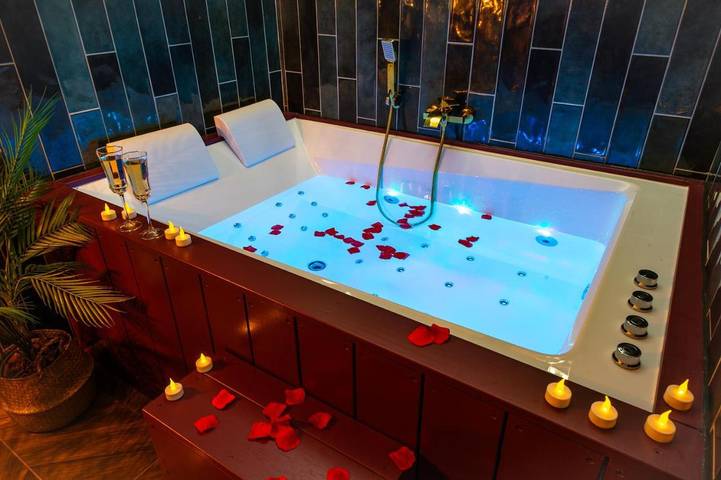 Gîte pour 2 personnes, avec jacuzzi à Villeurbanne - 2