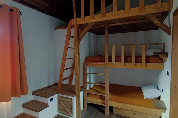 Authentic Italian farm stay near Cinque Terre, with Pool & Mountain Views in Varese Ligure, Provincia di La Spezia