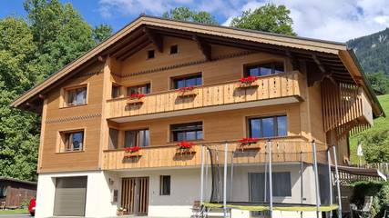 Gîte pour 4 personnes, avec balcon, adapté aux familles dans Canton de Berne