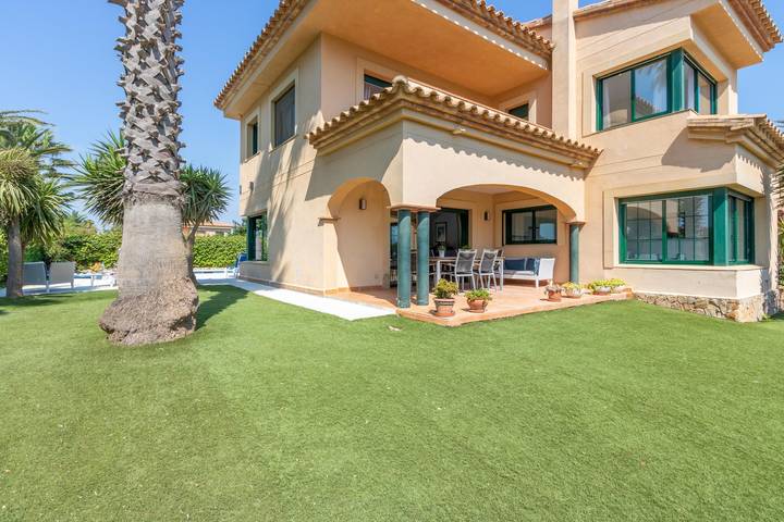 Casa rural para 8 personas, con jardín además de vistas al mar y terraza en San Pedro Pescador - 4