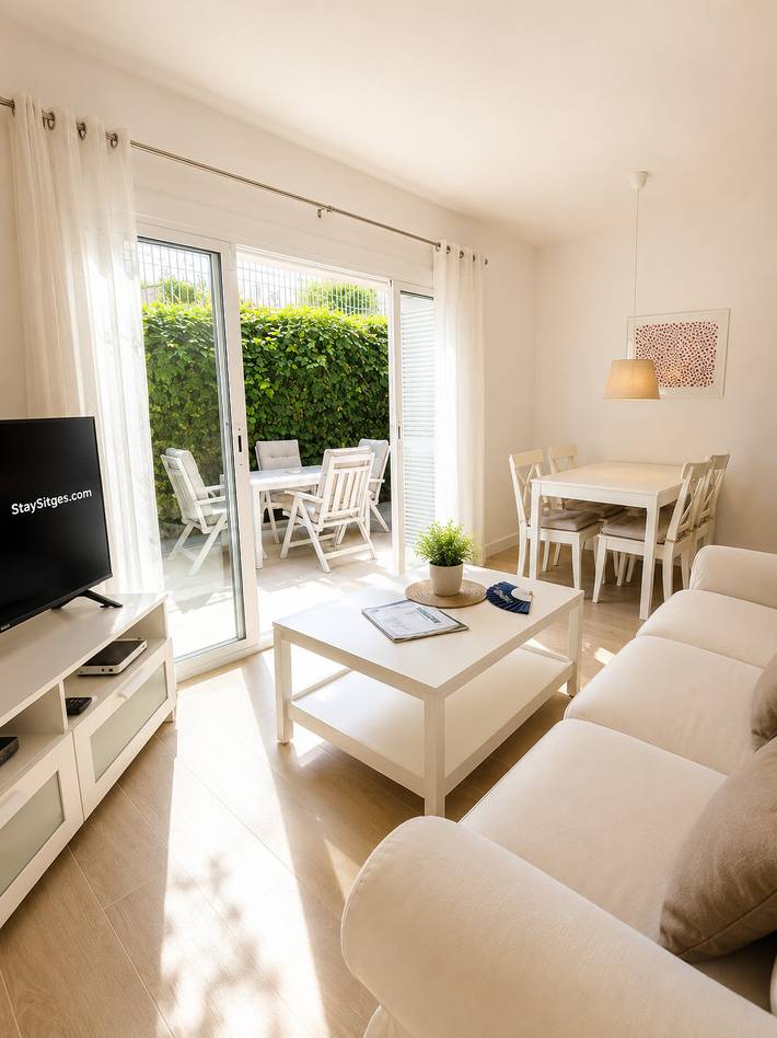 Entire apartment, Holiday apartment for 2 people with terrace in Platja Fonda (Sitges), Sitges