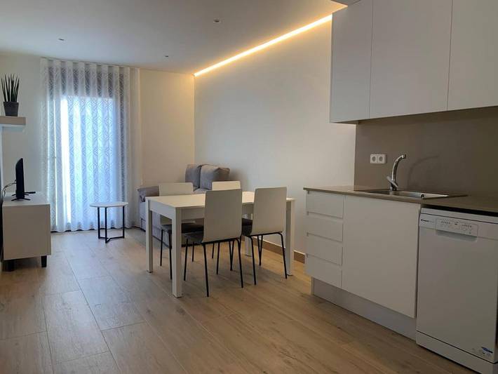 Gîte pour 6 personnes, avec vue et balcon dans Garrigues